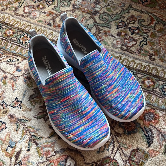 Like new sketchers goga max slip-on sneakers memory foam sole - Picture 2 of 6